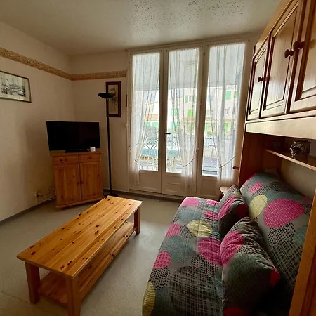 Apartment Avec Terrasse Proche - Fr-1-652-49 *