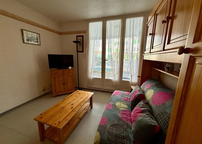 Appartement Avec Terrasse Proche - Fr-1-652-49 *